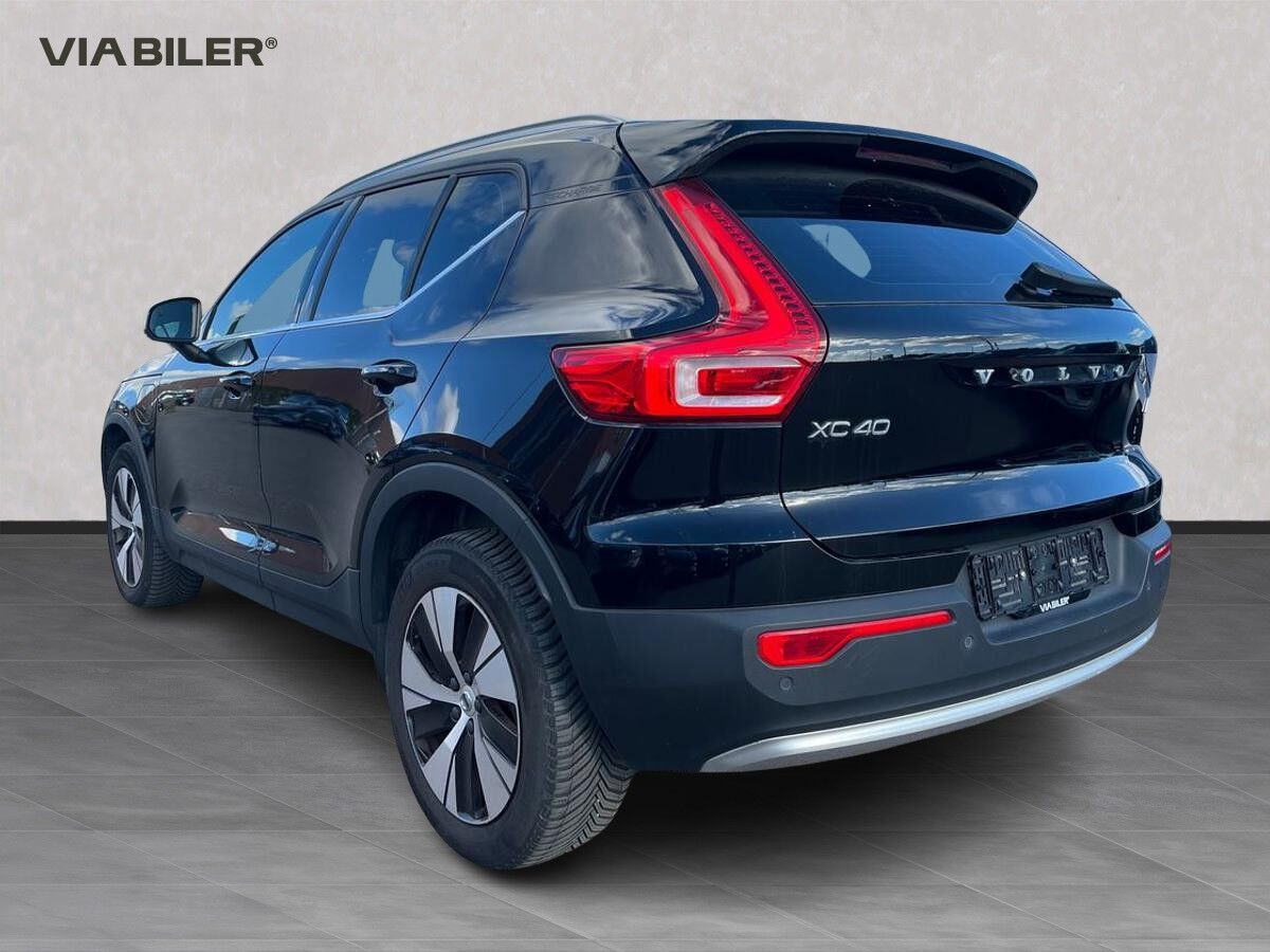 Sort Volvo XC40 fra 2022