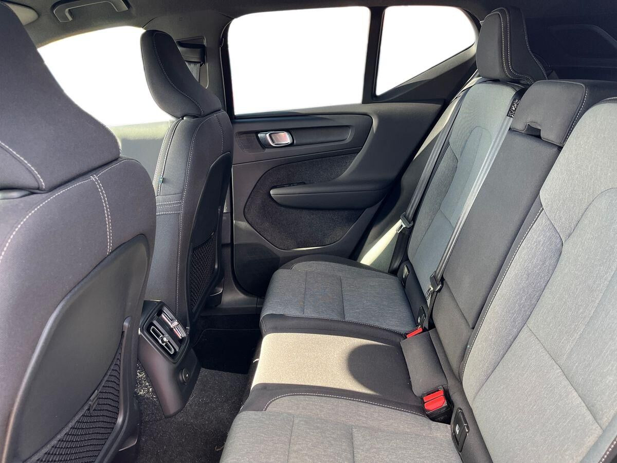 Sort Volvo XC40 fra 2022