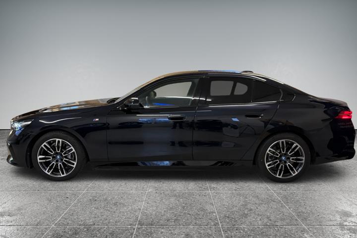 Sort BMW i5 fra 2024