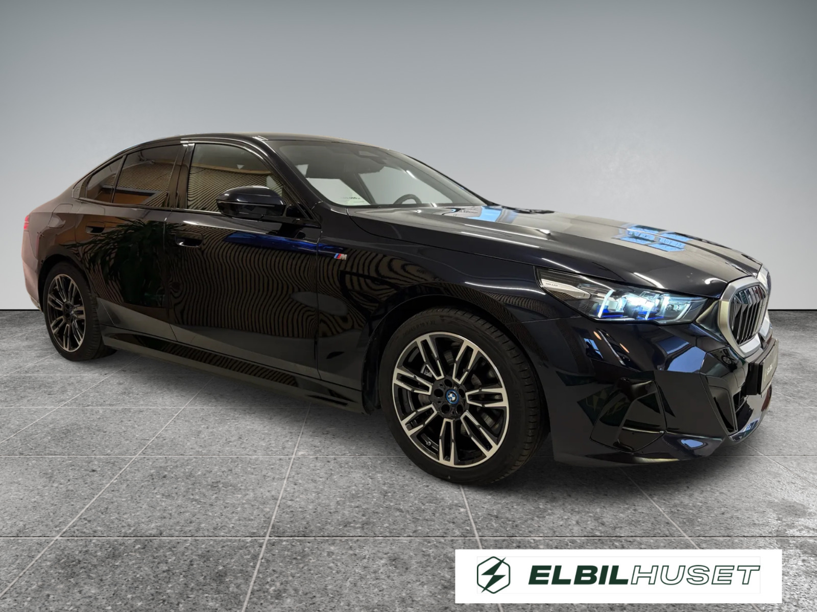 Sort BMW i5 fra 2024