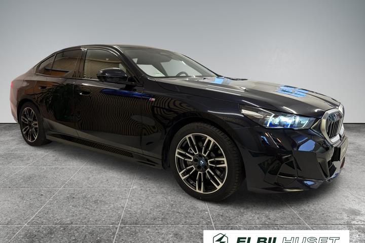 Sort BMW i5 fra 2024