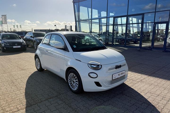 Hvid Fiat 500e fra 2023