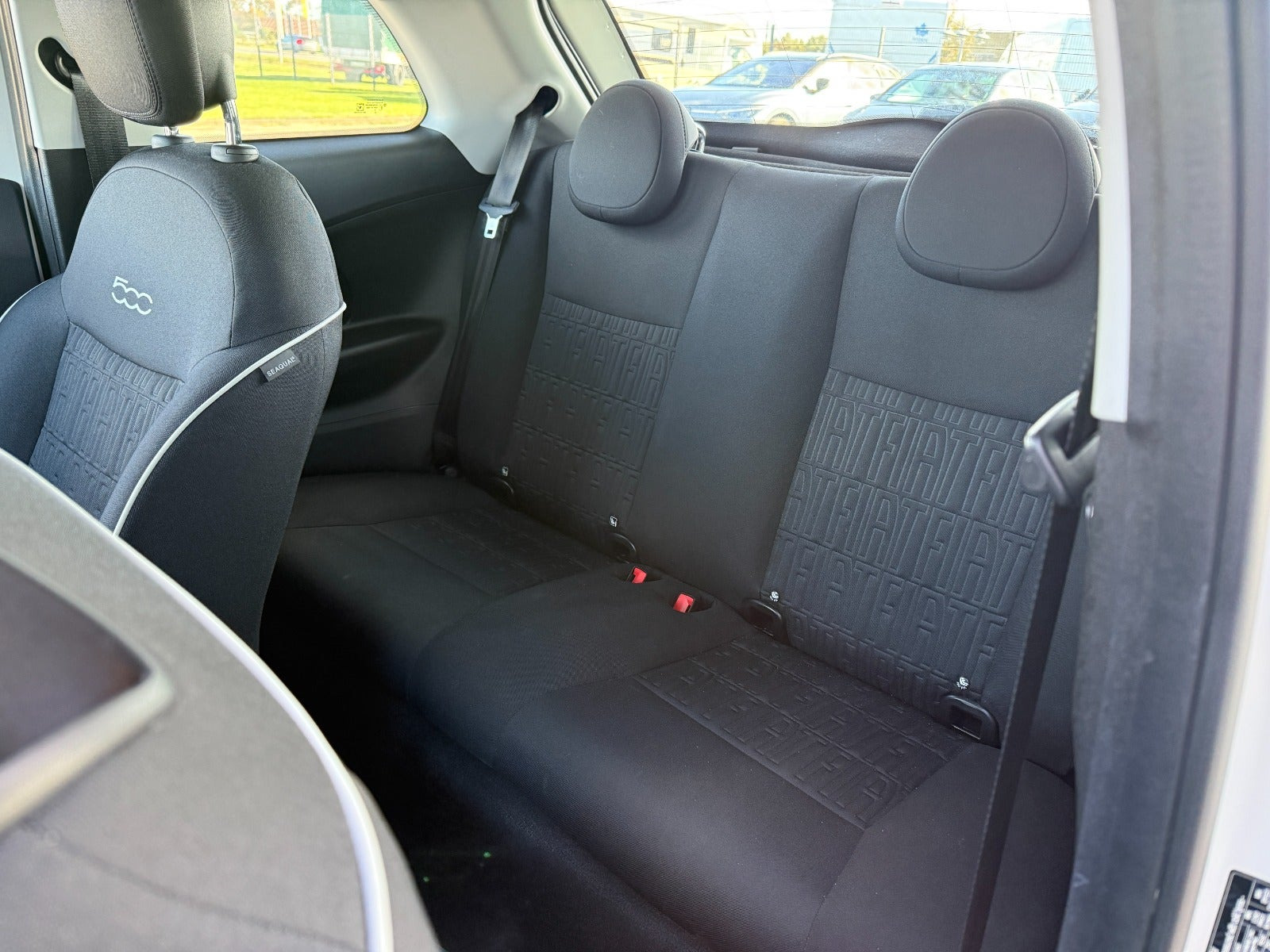 Hvid Fiat 500e fra 2023