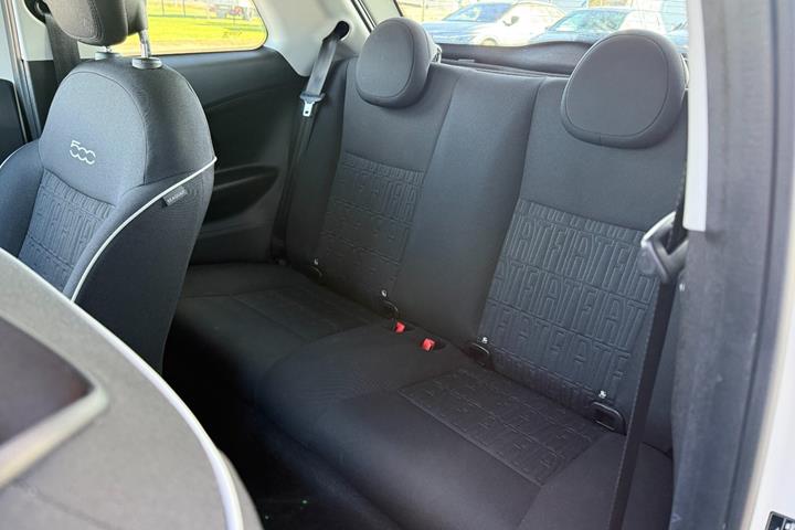 Hvid Fiat 500e fra 2023