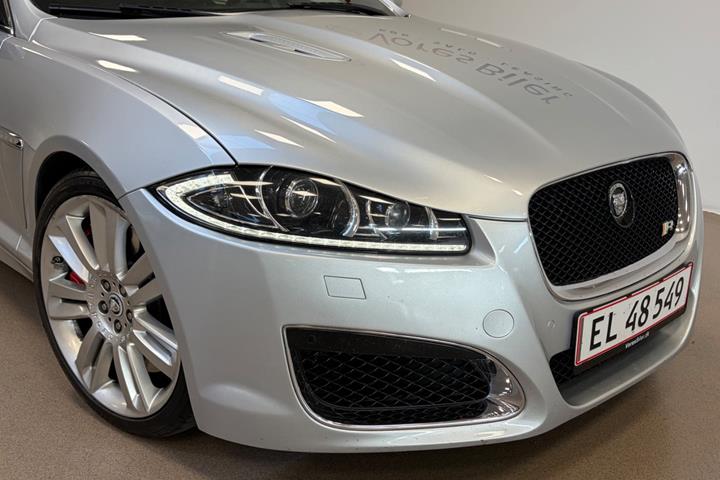 Sølv Jaguar XFR fra 2012