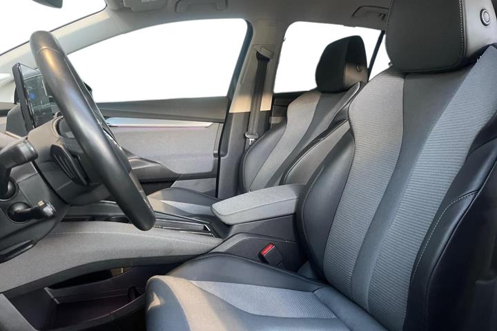 Sort Skoda Enyaq fra 2024