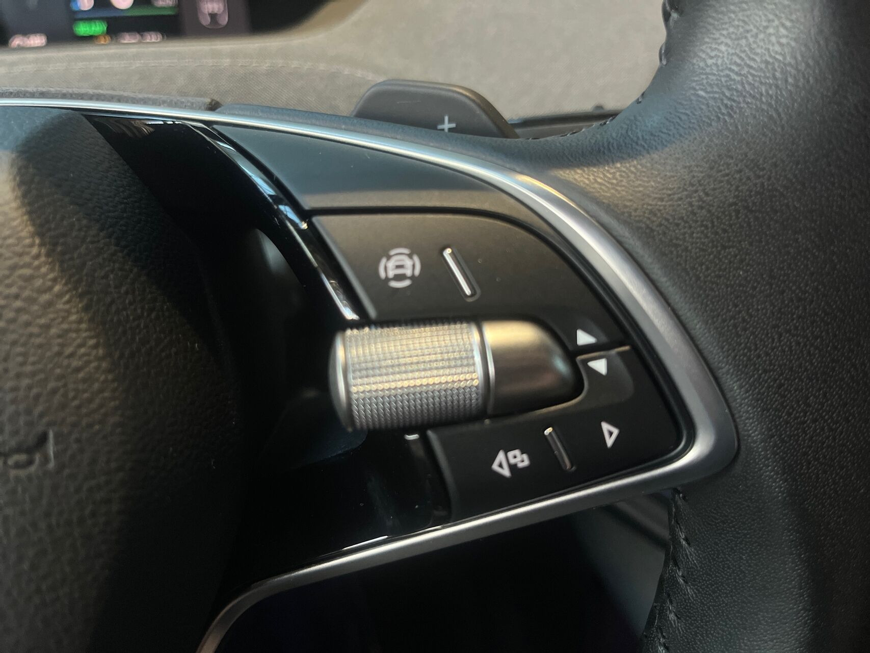 Sort Skoda Enyaq fra 2024