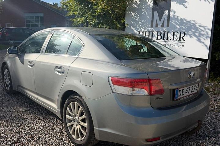 undefined Toyota Avensis fra 2011