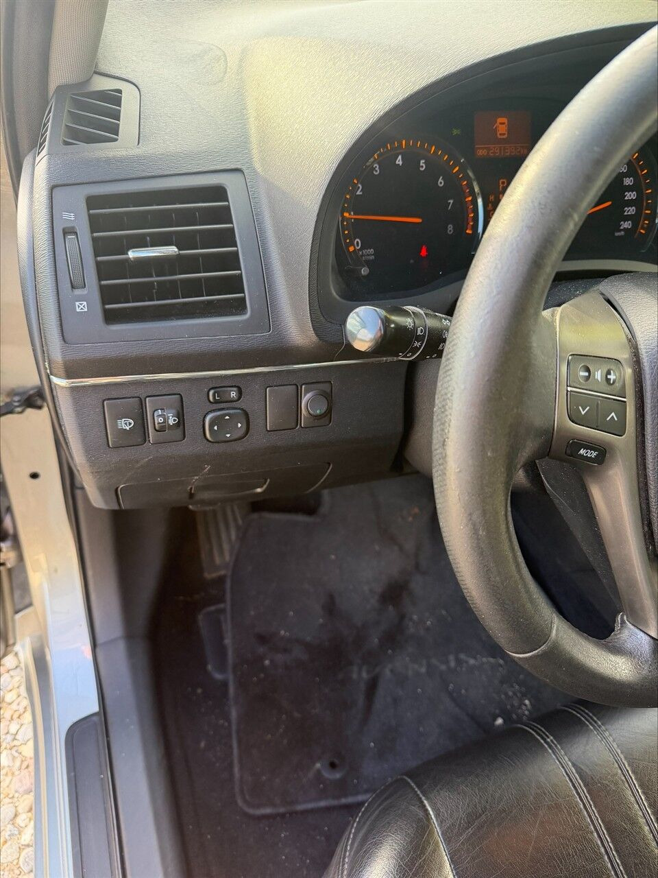 undefined Toyota Avensis fra 2011