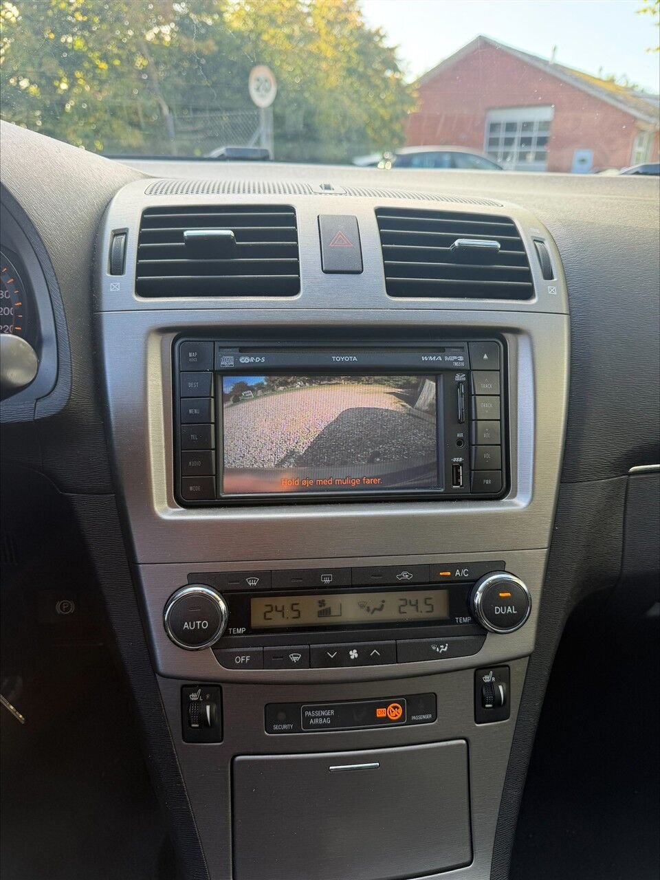undefined Toyota Avensis fra 2011