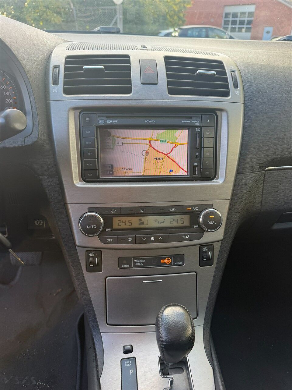 undefined Toyota Avensis fra 2011