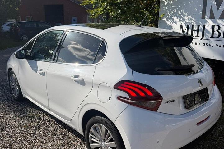 undefined Peugeot 208 fra 2017