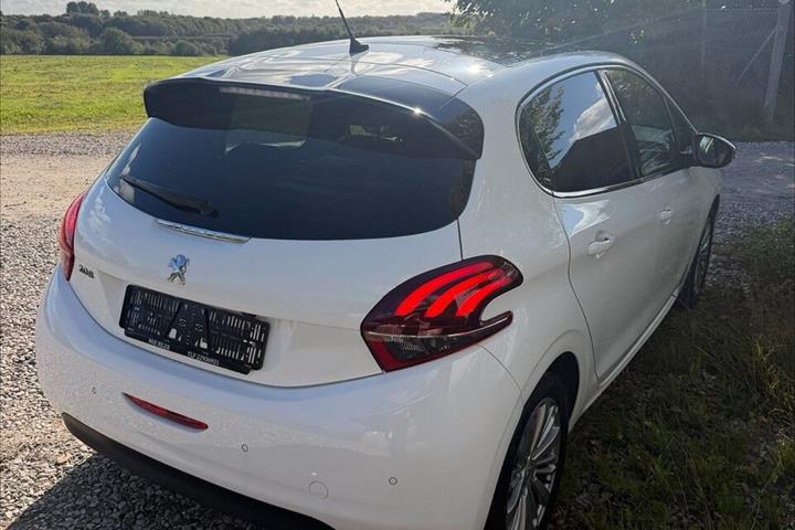 undefined Peugeot 208 fra 2017