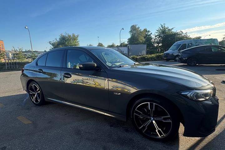 undefined BMW 330e fra 2023
