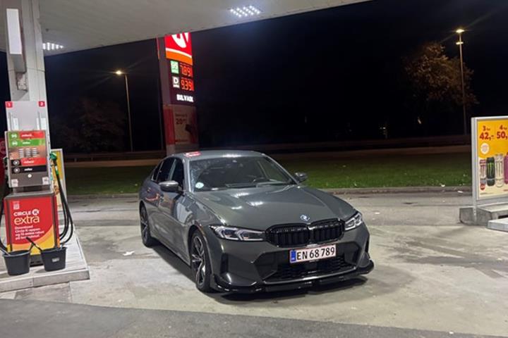 undefined BMW 330e fra 2023