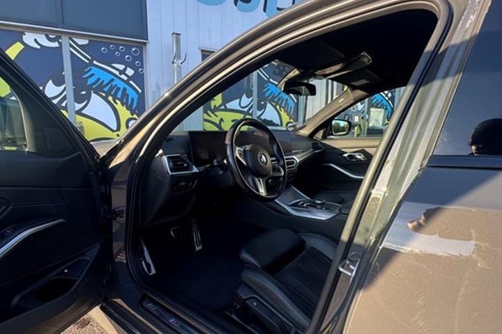 undefined BMW 330e fra 2023