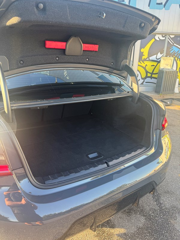 undefined BMW 330e fra 2023