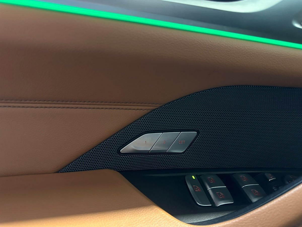 Grå BMW i4 fra 2023