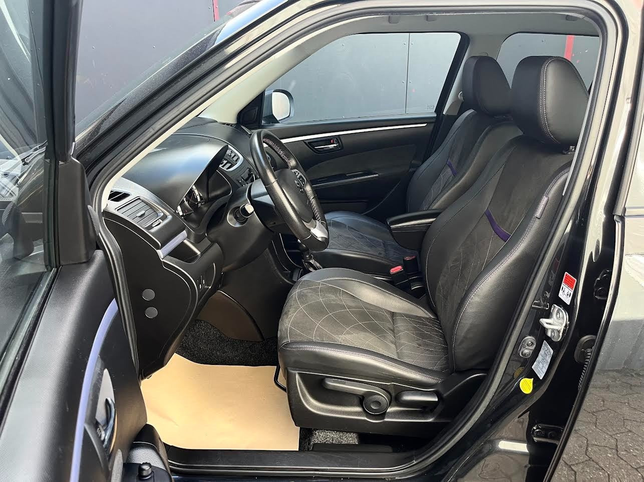 Sort Suzuki Swift fra 2015