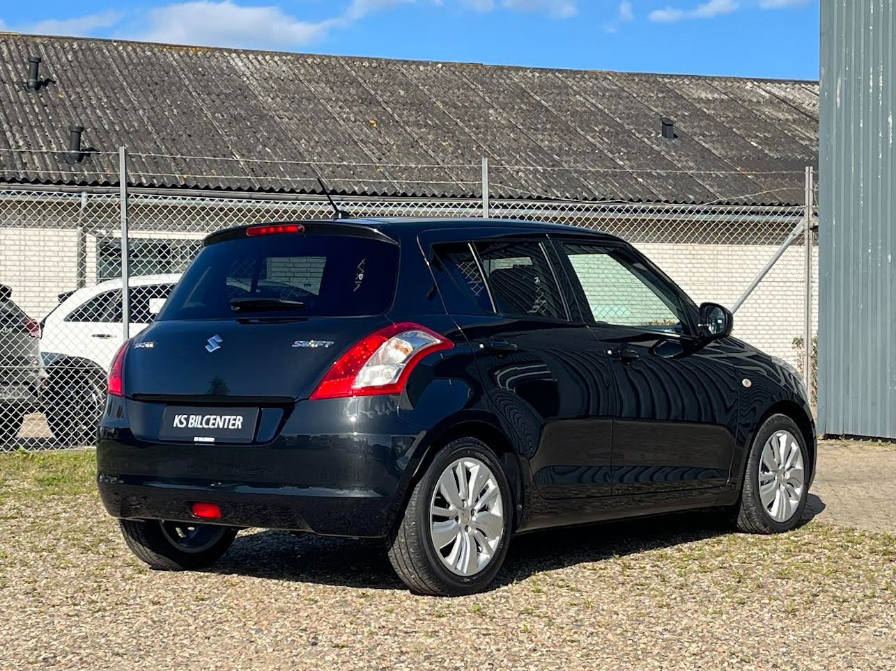 Sort Suzuki Swift fra 2015