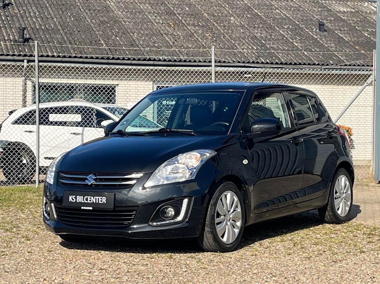 Sort Suzuki Swift fra 2015