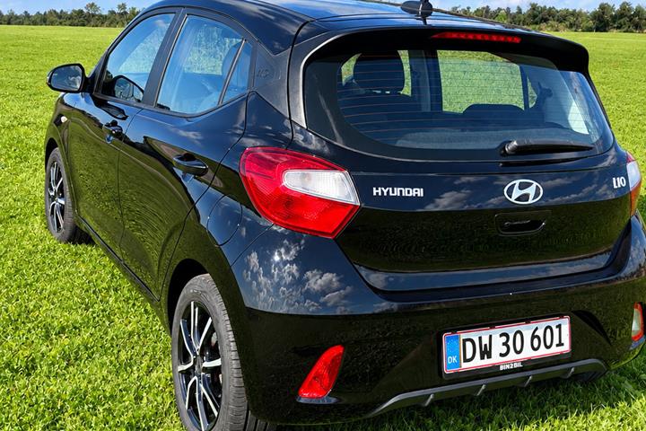 Sort Hyundai i10 fra 2023