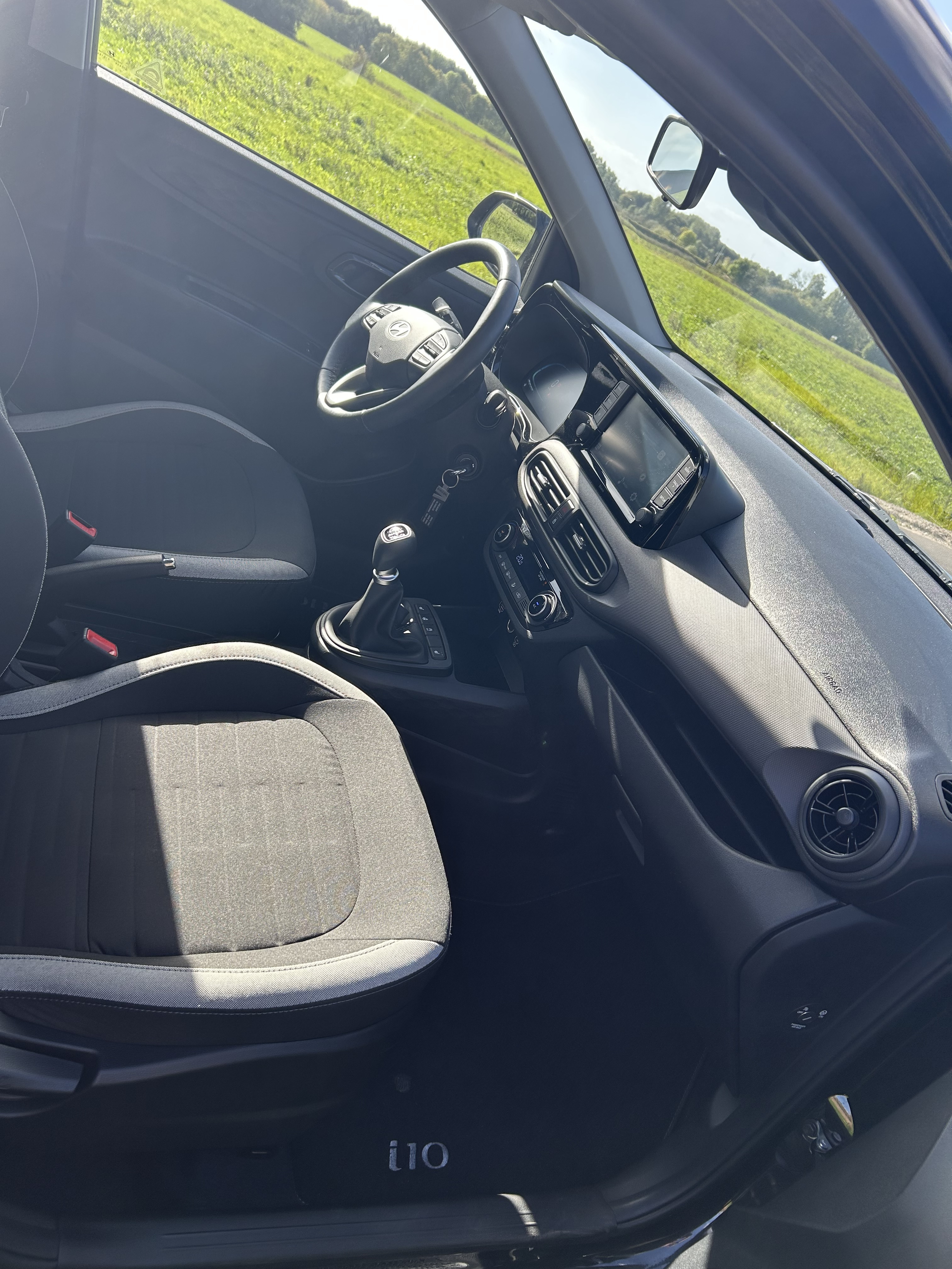 Sort Hyundai i10 fra 2023