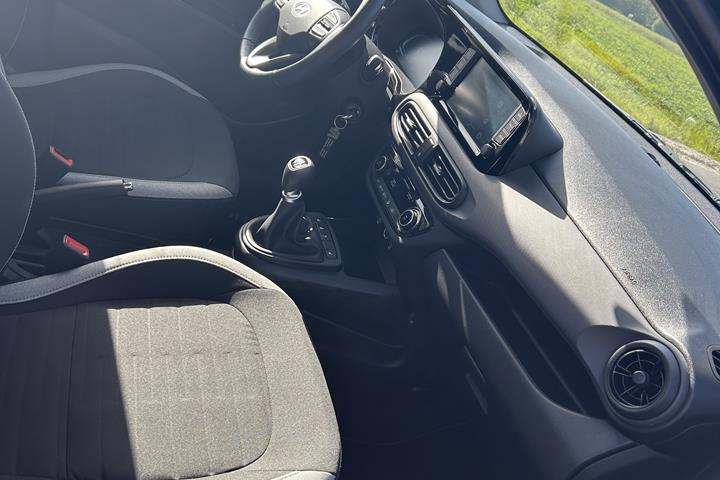 Sort Hyundai i10 fra 2023