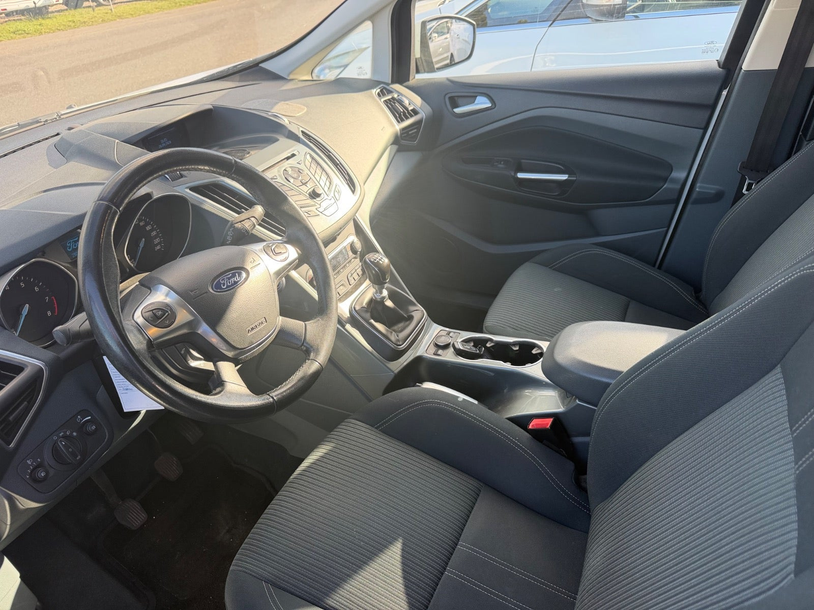 Hvid Ford C-MAX fra 2013