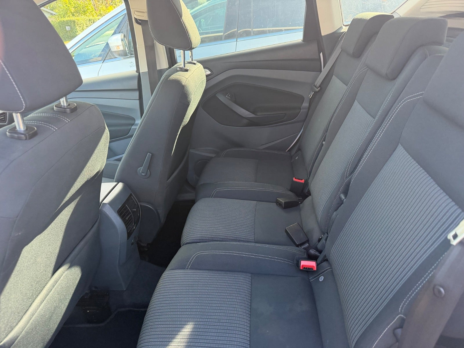 Hvid Ford C-MAX fra 2013