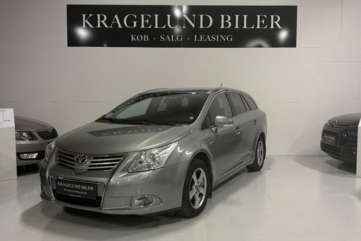 undefined Toyota Avensis fra 2010