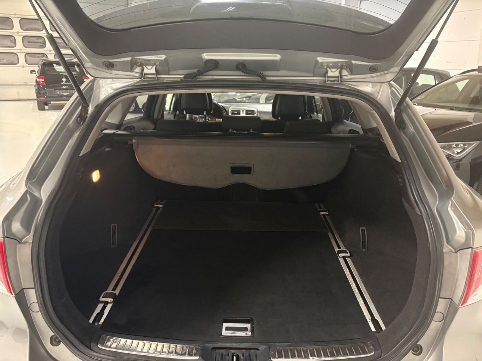 undefined Toyota Avensis fra 2010