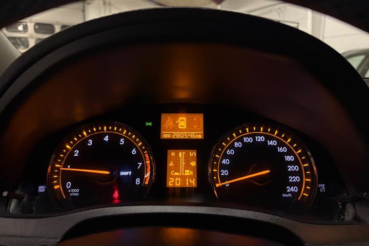 undefined Toyota Avensis fra 2010