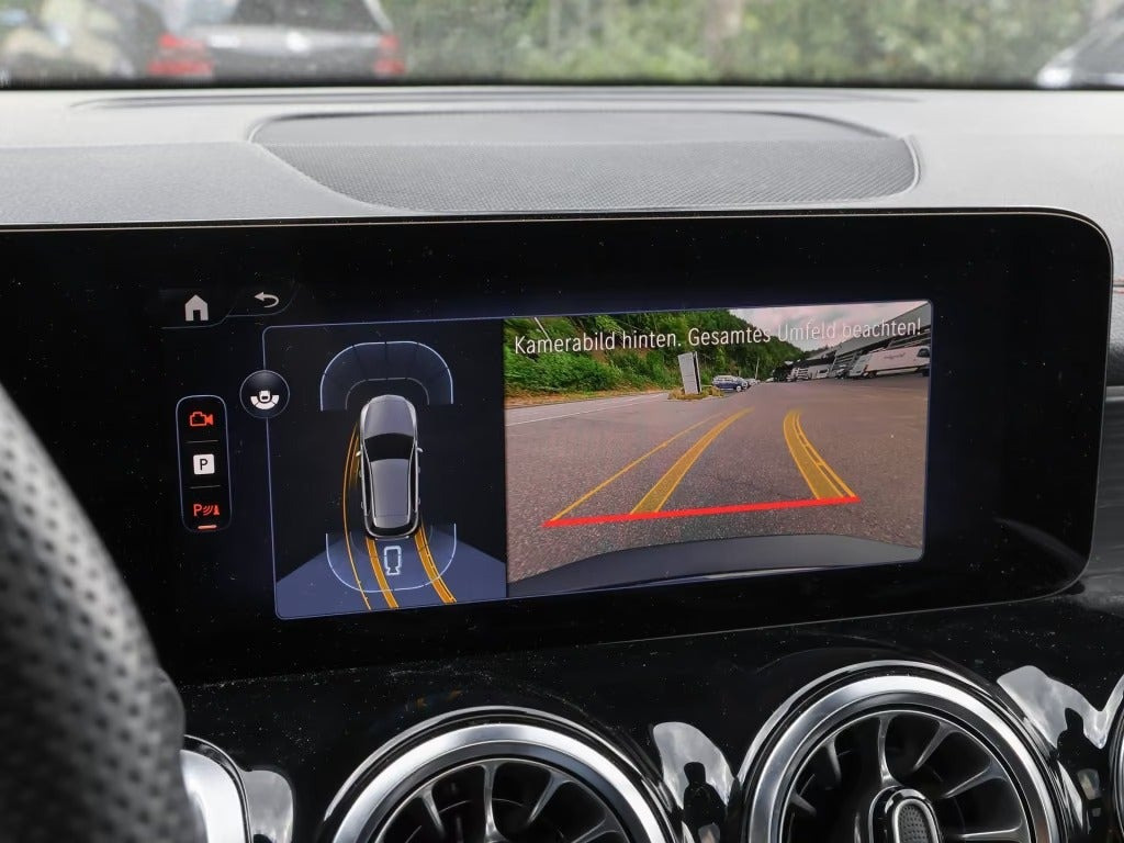 Sort Mercedes EQB250+ fra 2024