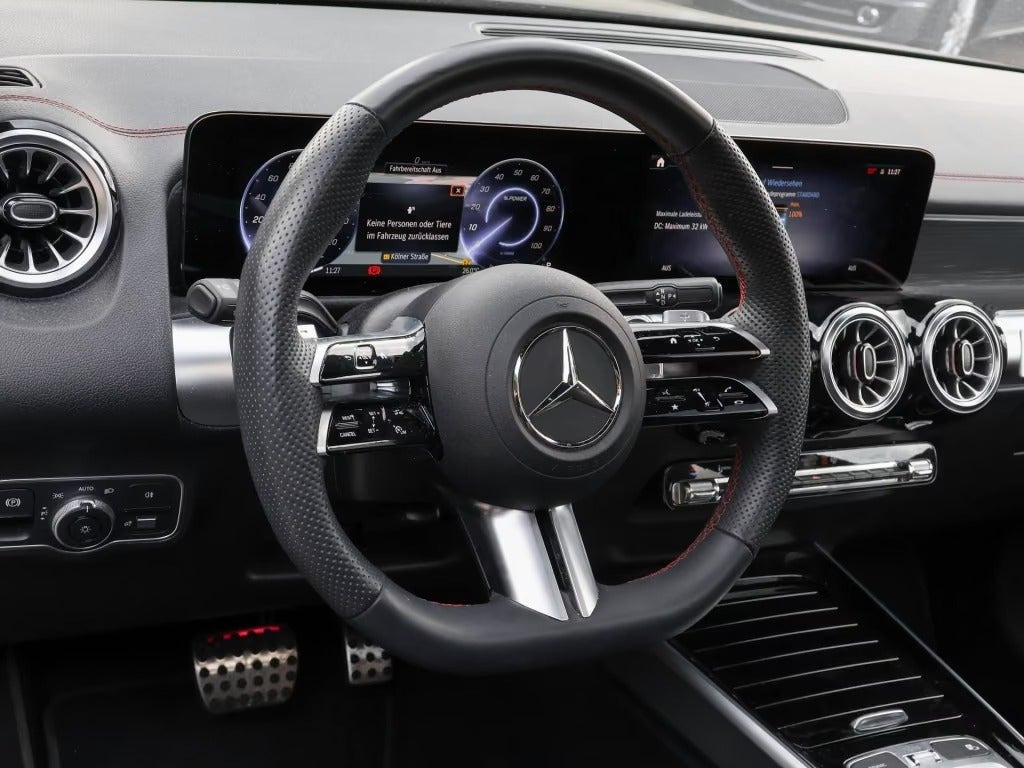 Sort Mercedes EQB250+ fra 2024