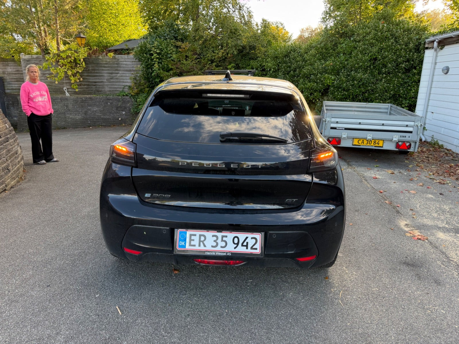 Sort Peugeot e-208 fra 2026