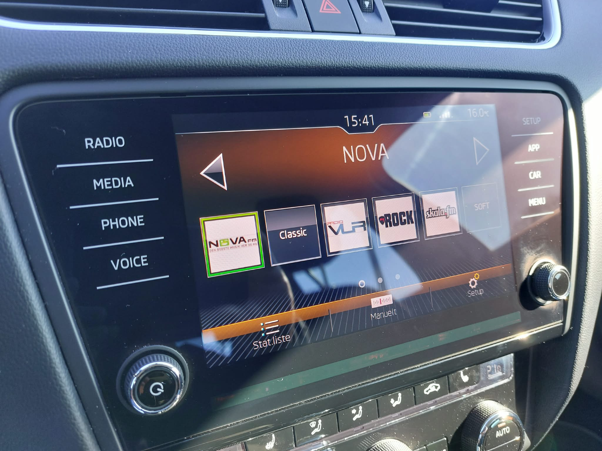 Grå Skoda Octavia fra 2019