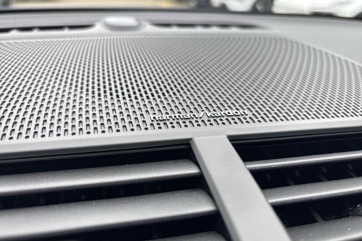Sort Polestar 2 fra 2025