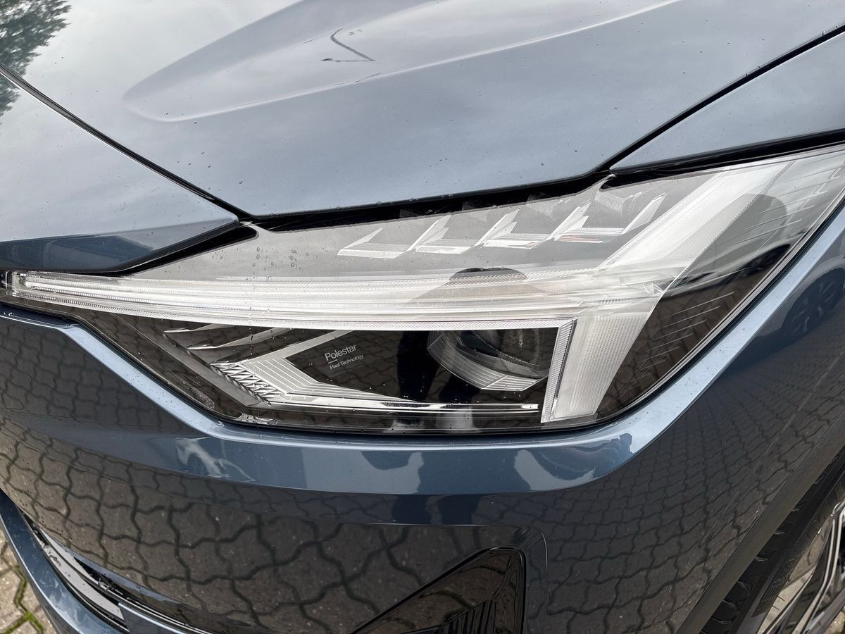 Sort Polestar 2 fra 2025