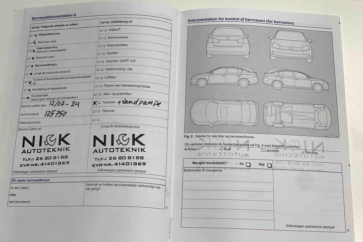 Grå VW Golf fra 2012