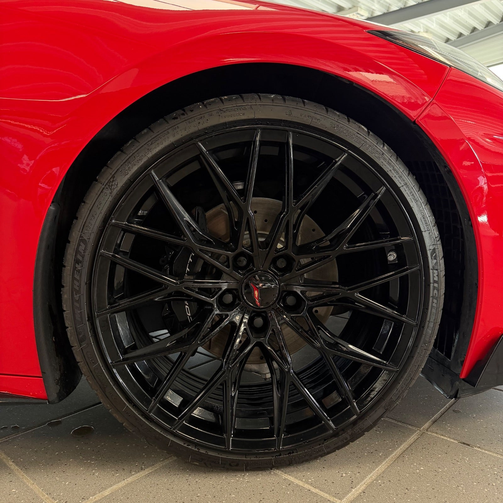 Rød Chevrolet Corvette fra 2020