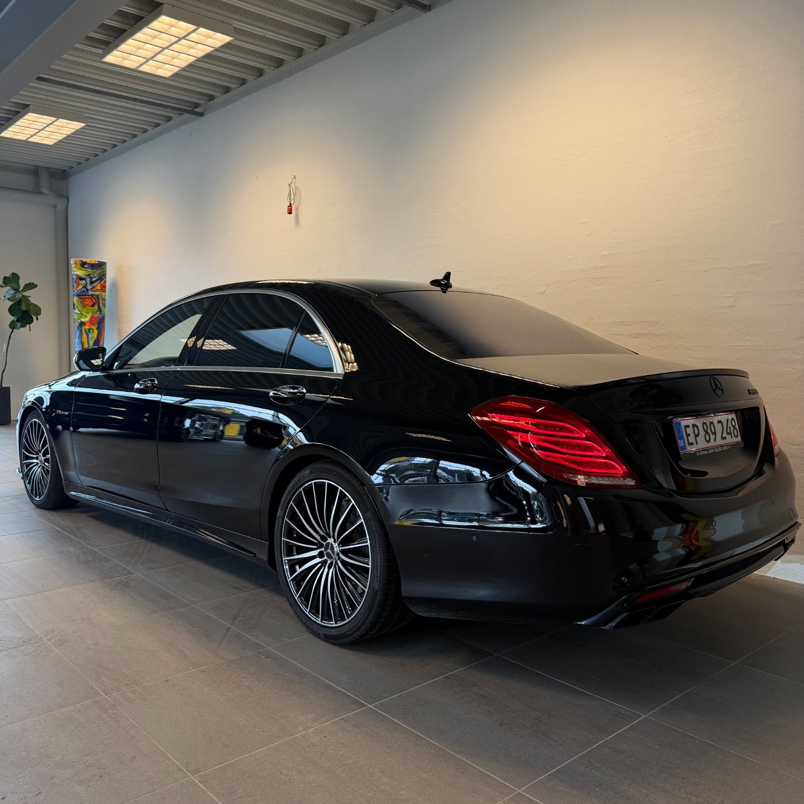 Sort Mercedes S500 fra 2014