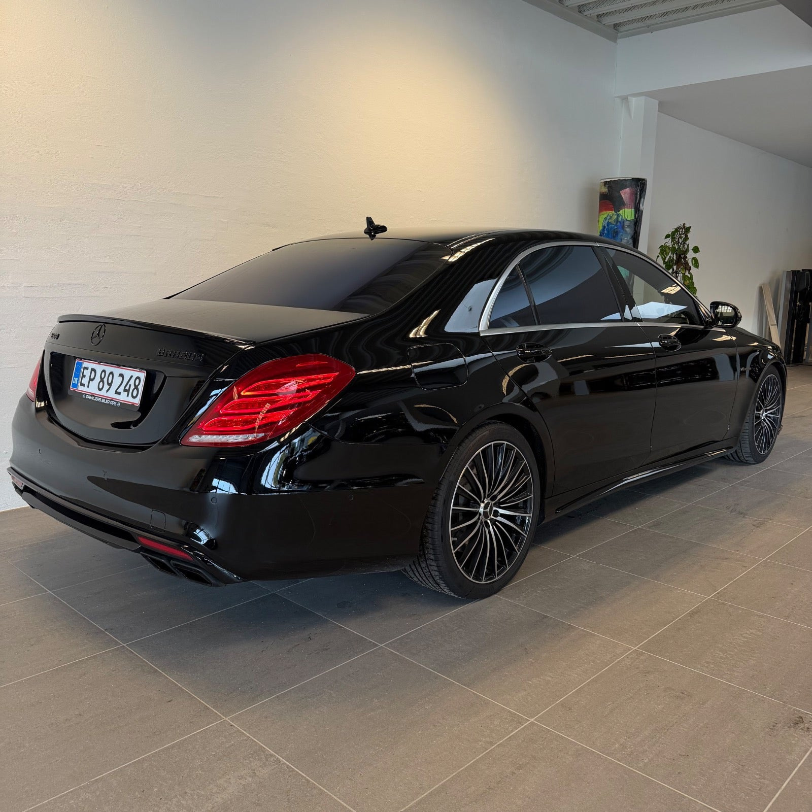 Sort Mercedes S500 fra 2014