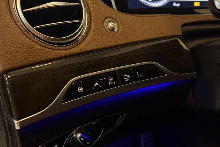 Sort Mercedes S500 fra 2014