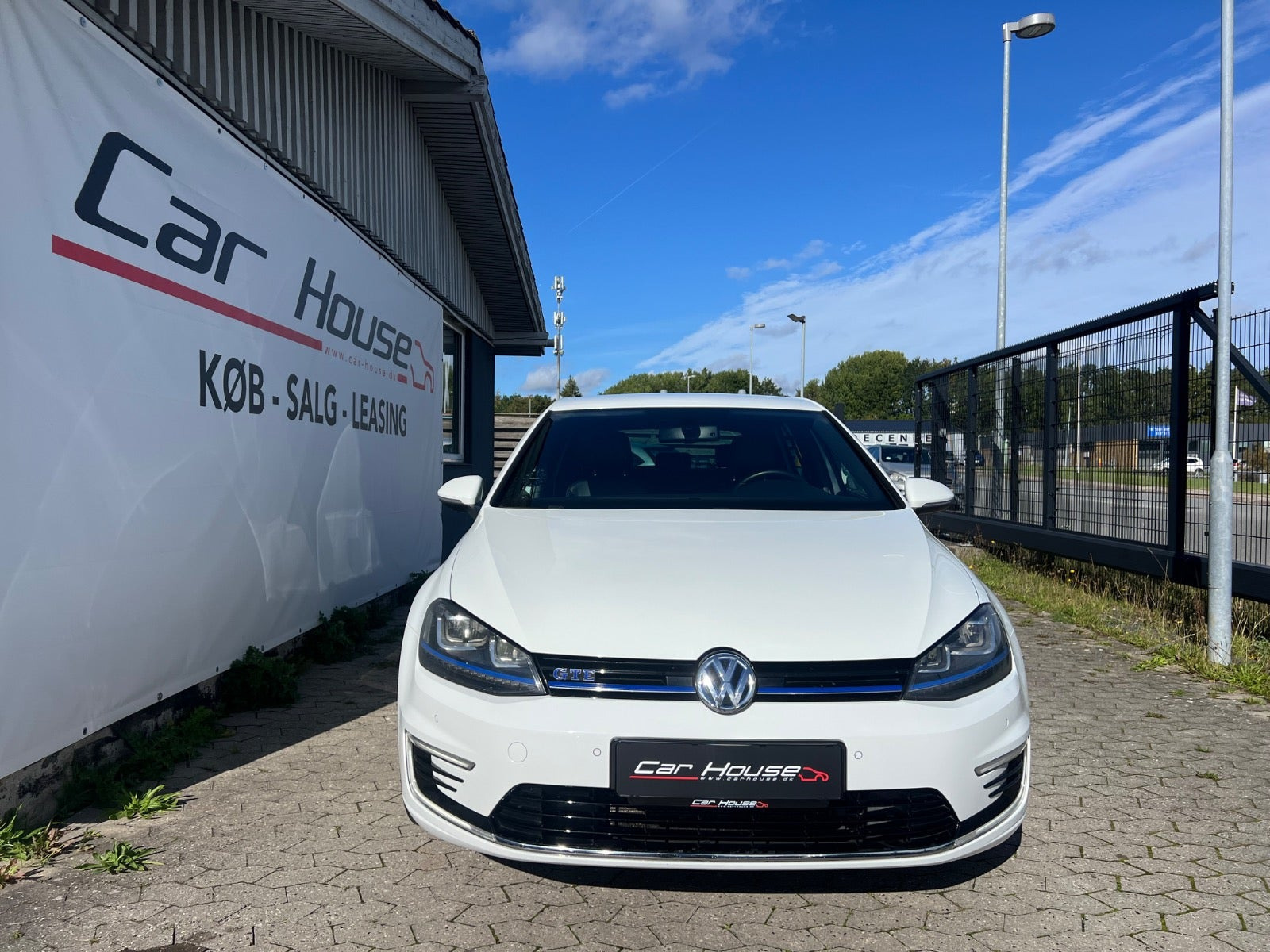 Hvid VW Golf VII fra 2015