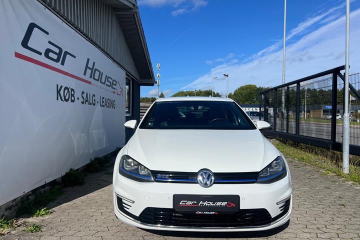 Hvid VW Golf VII fra 2015
