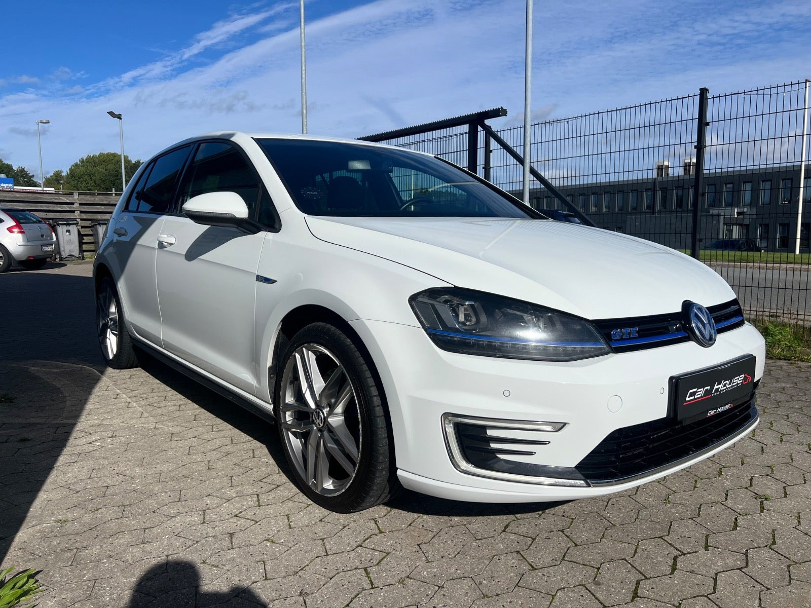 Hvid VW Golf VII fra 2015
