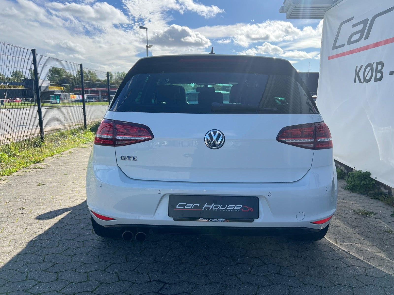 Hvid VW Golf VII fra 2015