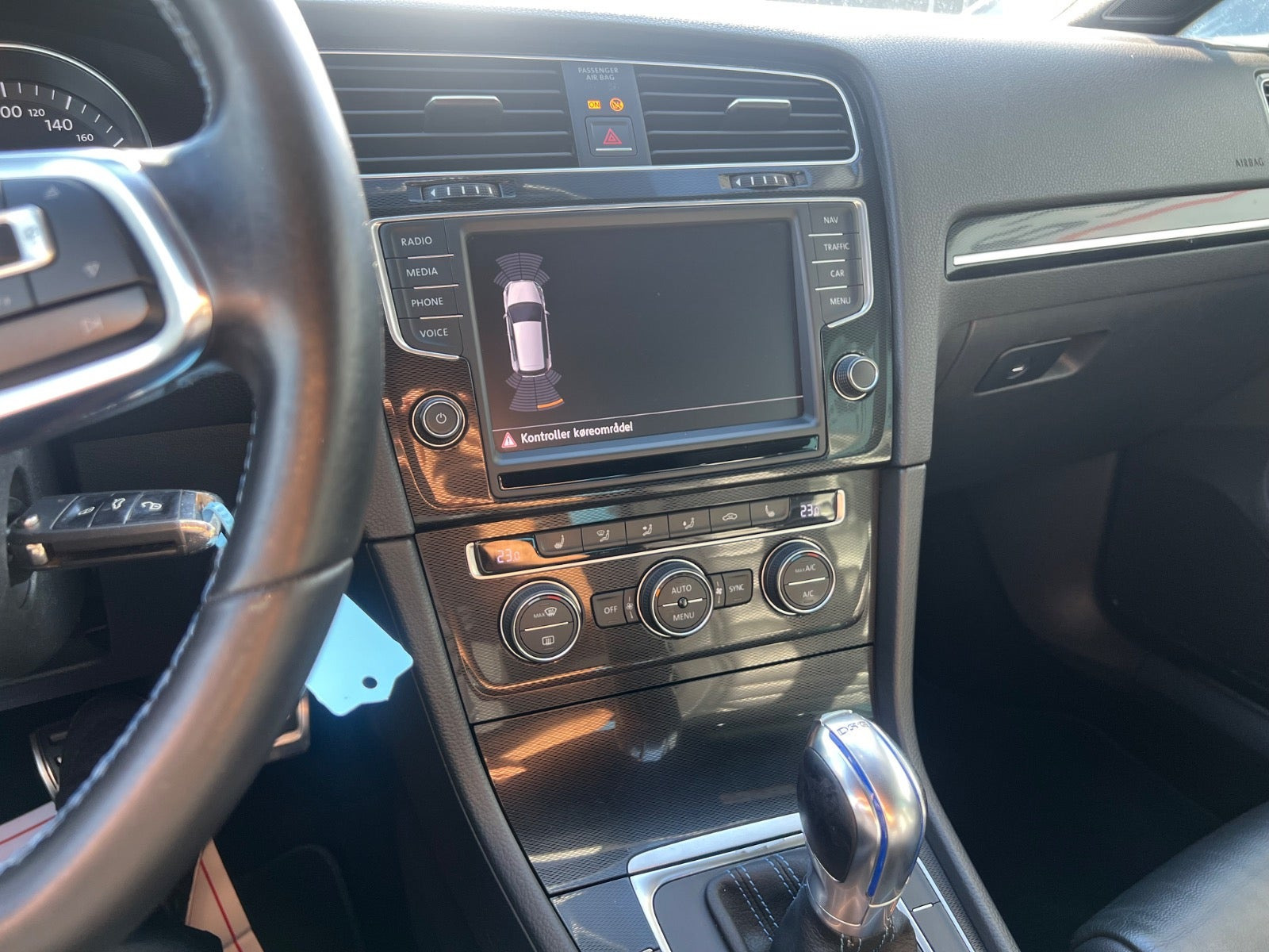 Hvid VW Golf VII fra 2015