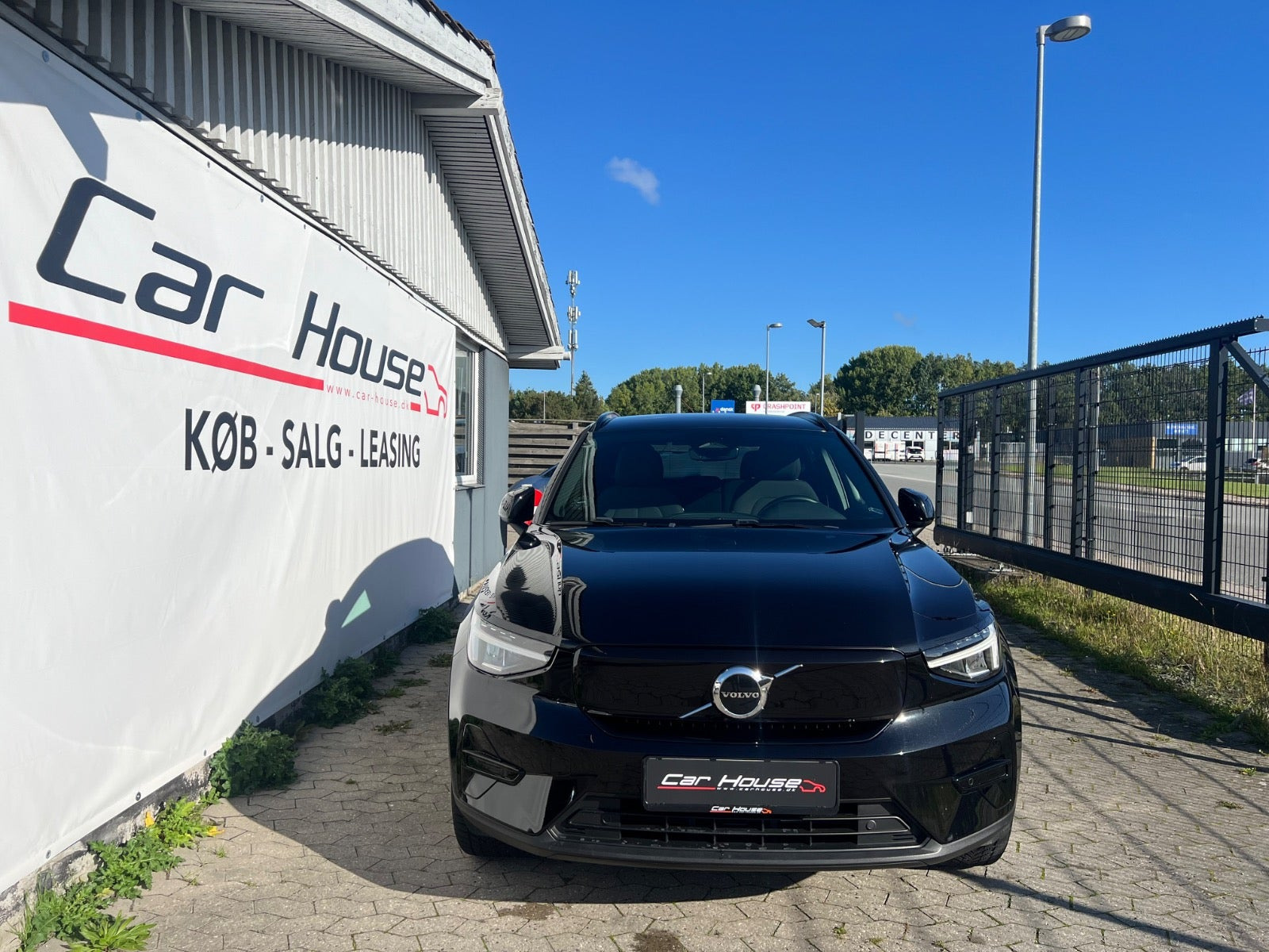 Sort Volvo XC40 fra 2023